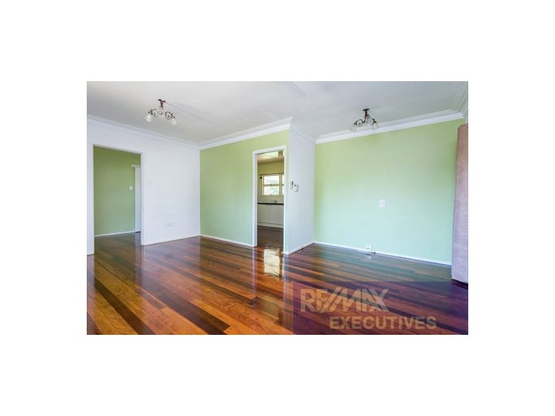 102 Marshall Road, Holland Park QLD 4121