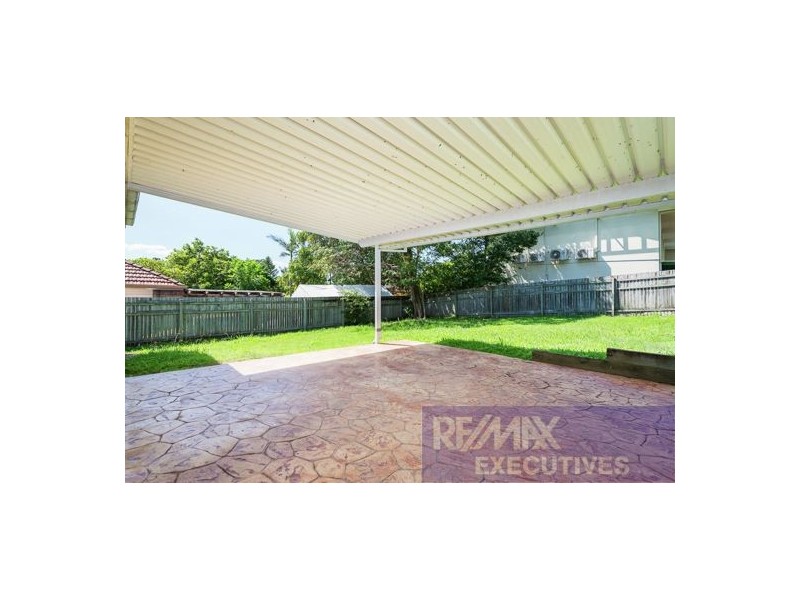 102 Marshall Road, Holland Park QLD 4121