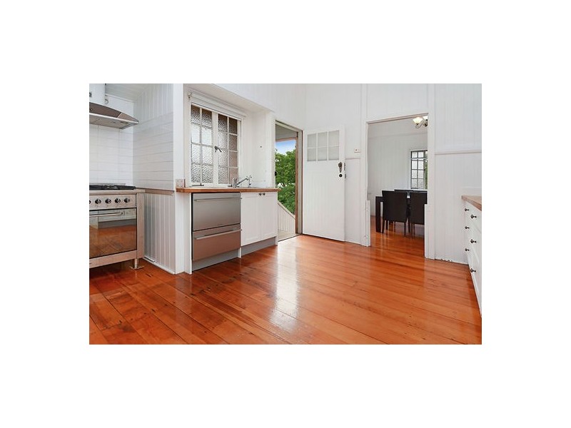 47 Brinawa St, Camp Hill QLD 4152