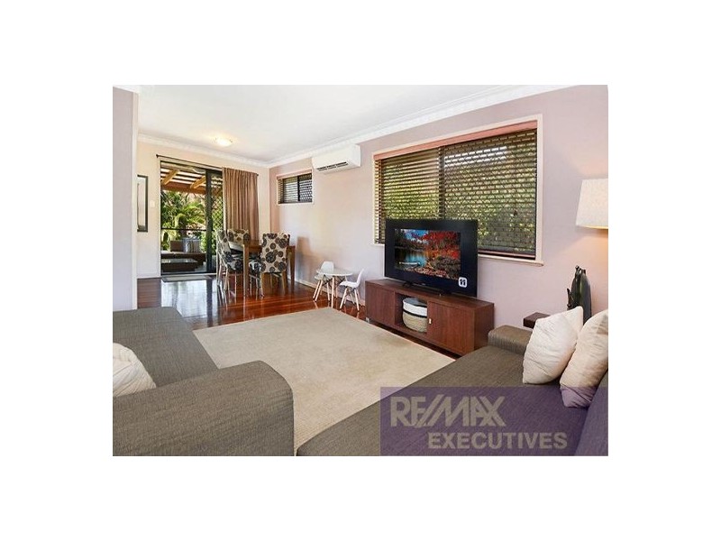 52 Dirkala Street, Mansfield QLD 4122