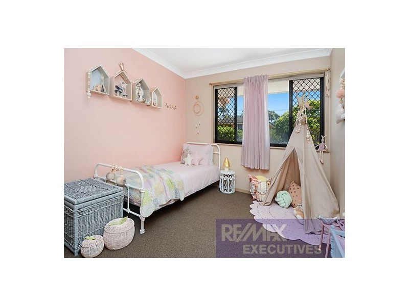 52 Dirkala Street, Mansfield QLD 4122
