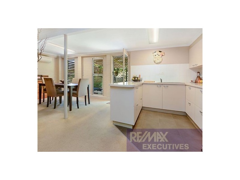 52 Dirkala Street, Mansfield QLD 4122