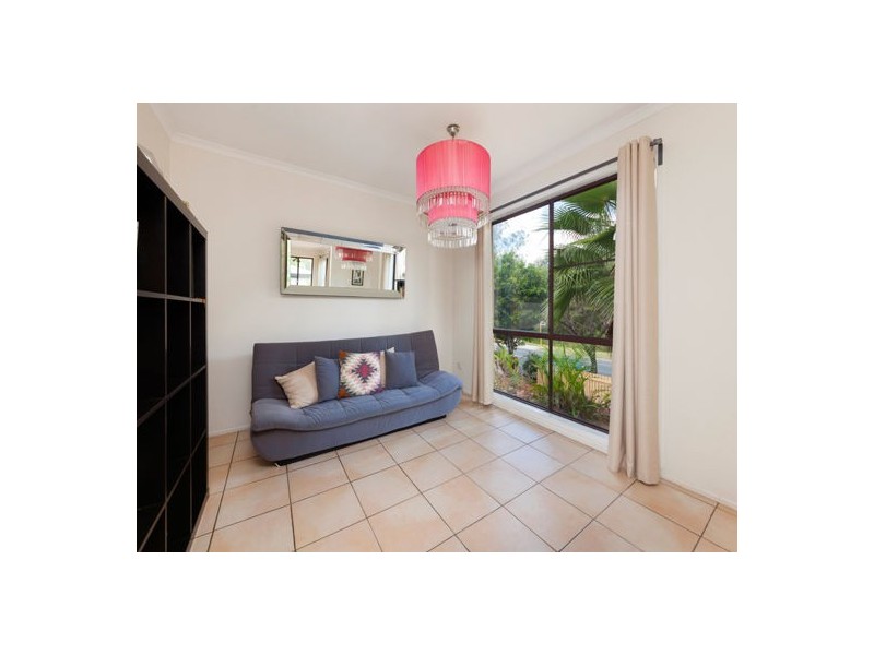 79 Bedivere Street, Carindale QLD 4152