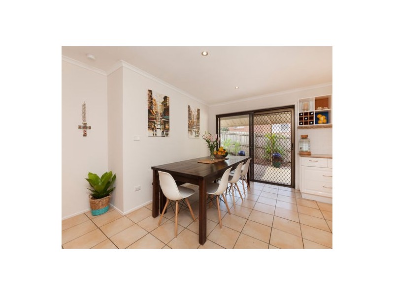 79 Bedivere Street, Carindale QLD 4152