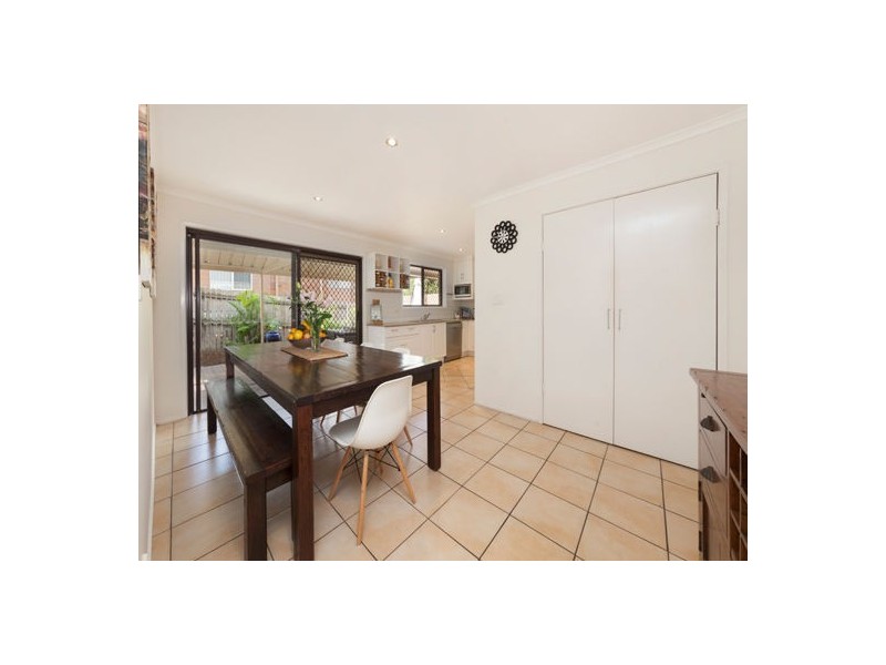 79 Bedivere Street, Carindale QLD 4152