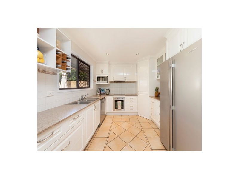 79 Bedivere Street, Carindale QLD 4152