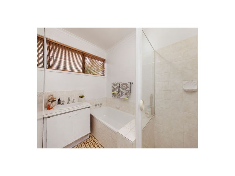 79 Bedivere Street, Carindale QLD 4152