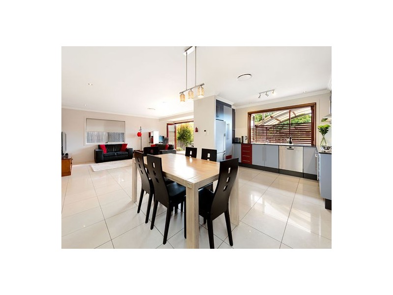 16 McCracken Street, Wishart QLD 4122