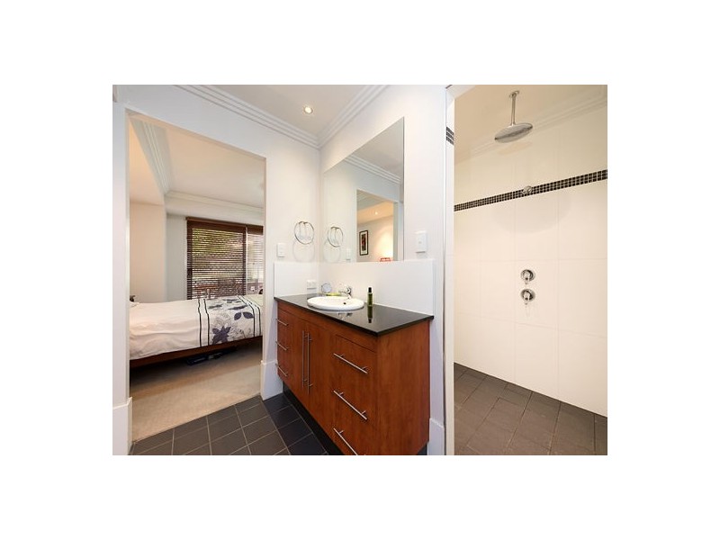 16 McCracken Street, Wishart QLD 4122