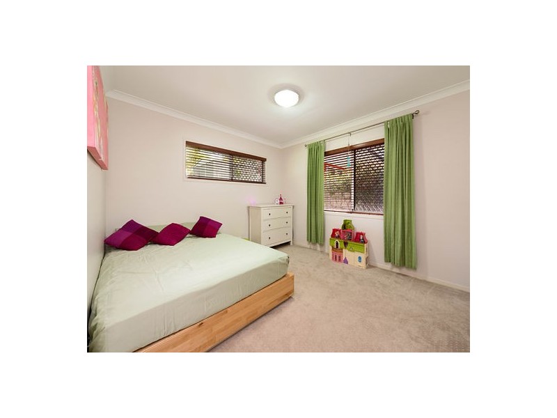 16 McCracken Street, Wishart QLD 4122