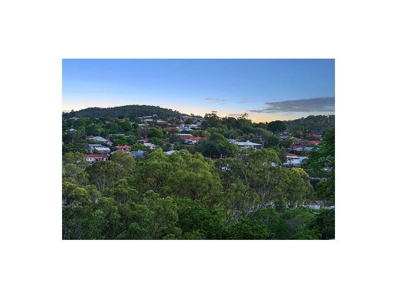 44 Nicholson St, Greenslopes QLD 4120