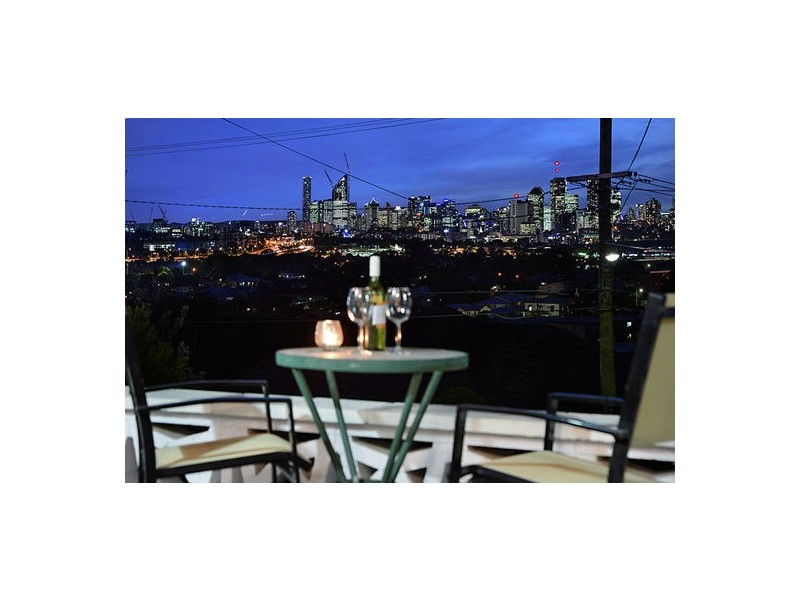 44 Nicholson St, Greenslopes QLD 4120