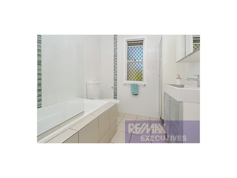 2 Canterbury Street, Mount Gravatt East QLD 4122