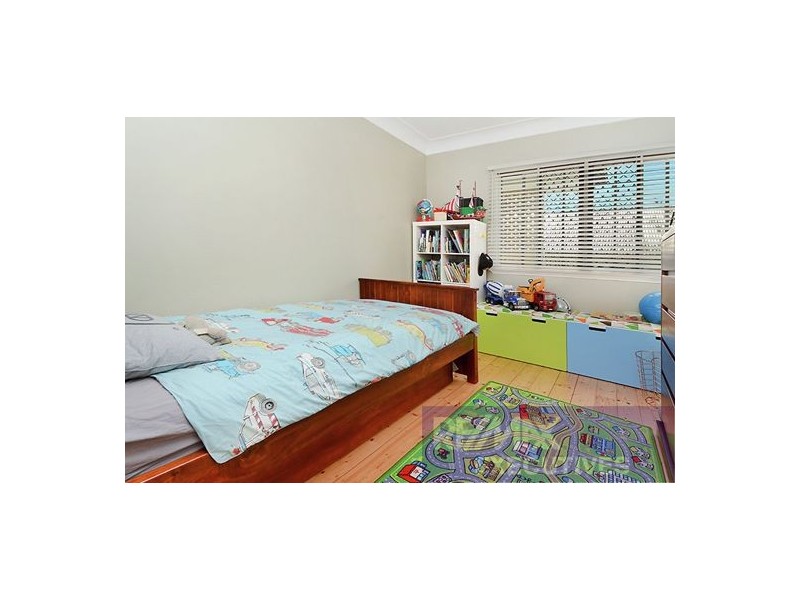 2 Canterbury Street, Mount Gravatt East QLD 4122