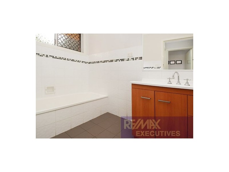 43 Joachim Street, Holland Park West QLD 4121