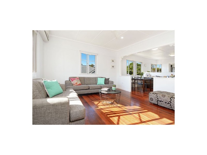 63 Sapphire Street, Holland Park QLD 4121