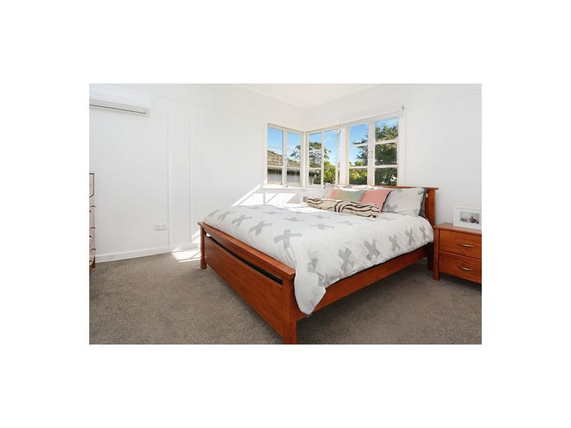 63 Sapphire Street, Holland Park QLD 4121