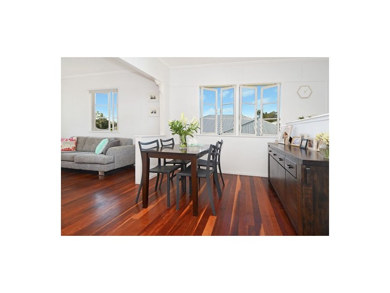 63 Sapphire Street, Holland Park QLD 4121