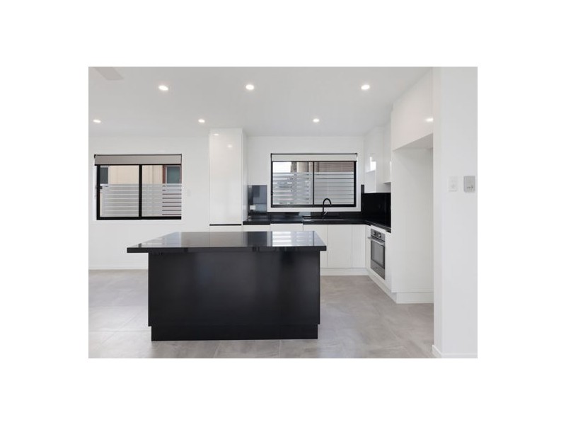 2/43 Orana Street, Carina QLD 4152