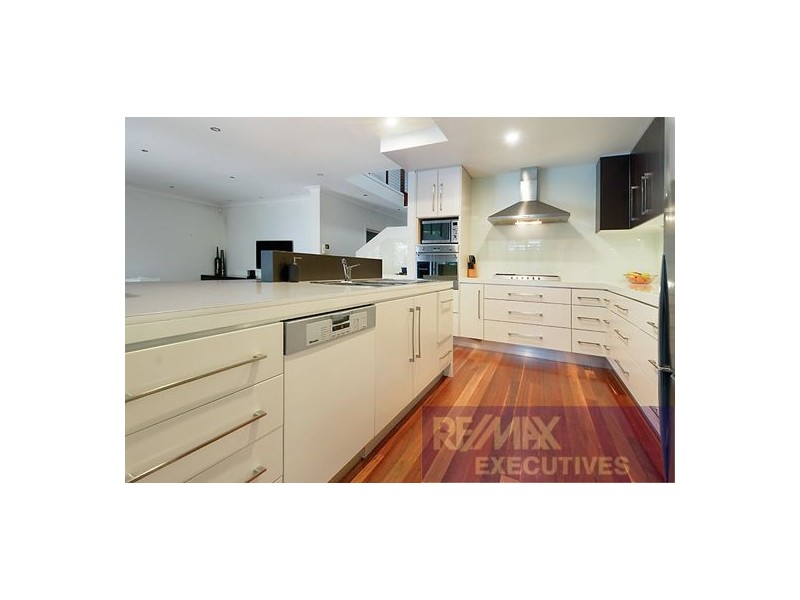 20 Dunrod Street, Holland Park West QLD 4121