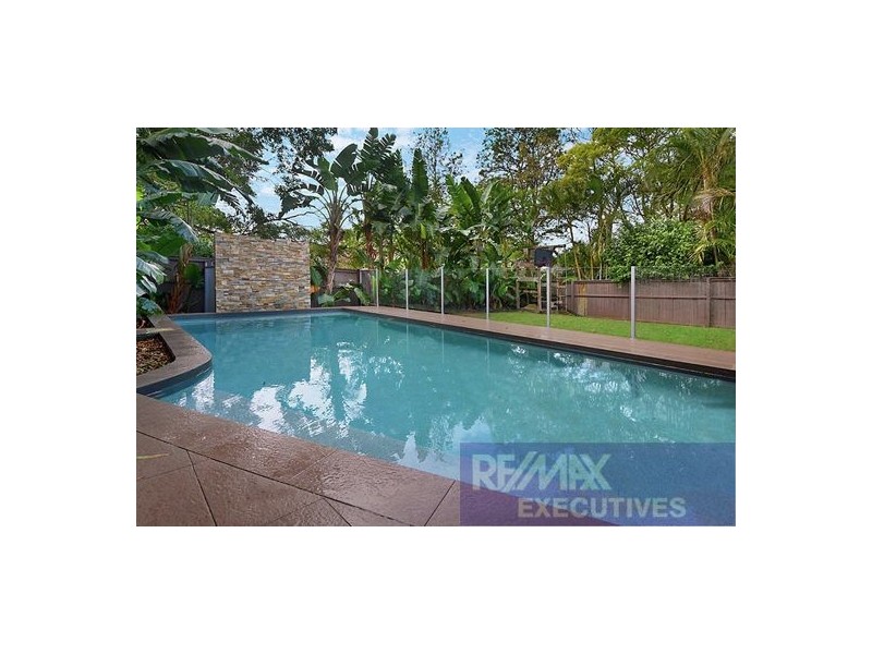 20 Dunrod Street, Holland Park West QLD 4121