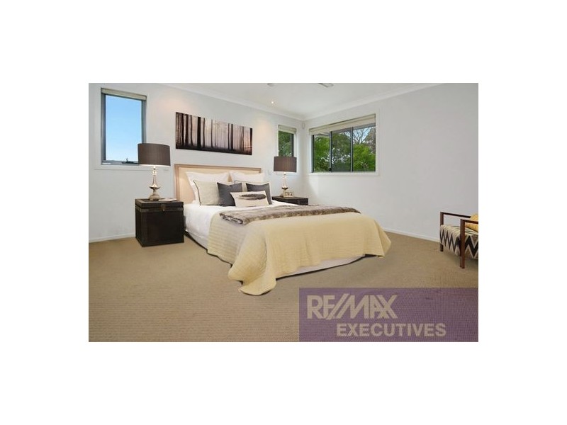 20 Dunrod Street, Holland Park West QLD 4121