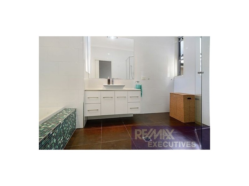 20 Dunrod Street, Holland Park West QLD 4121