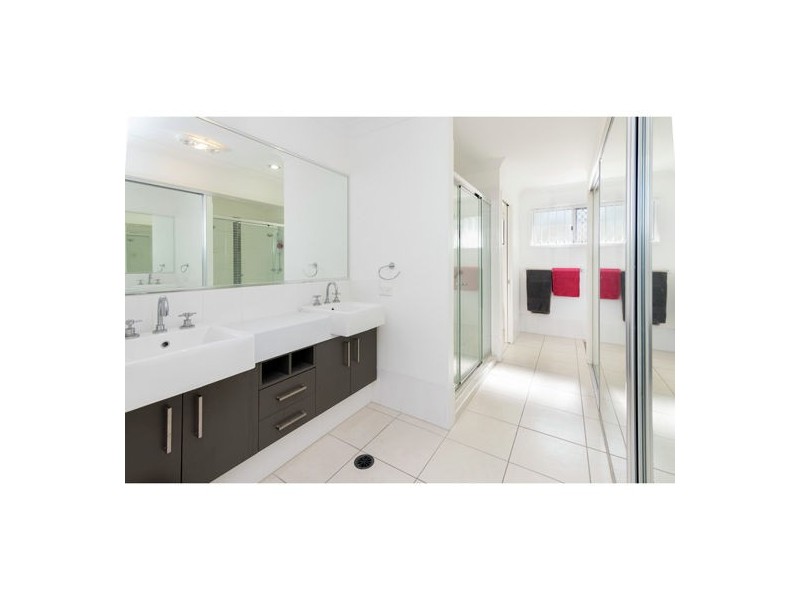 19 City View Road, Camp Hill QLD 4152