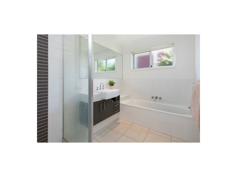 19 City View Road, Camp Hill QLD 4152