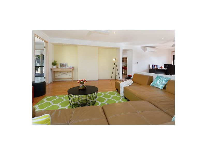 11 Taupo Pl, Parkinson QLD 4115