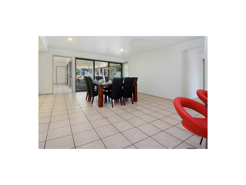 11 Taupo Pl, Parkinson QLD 4115