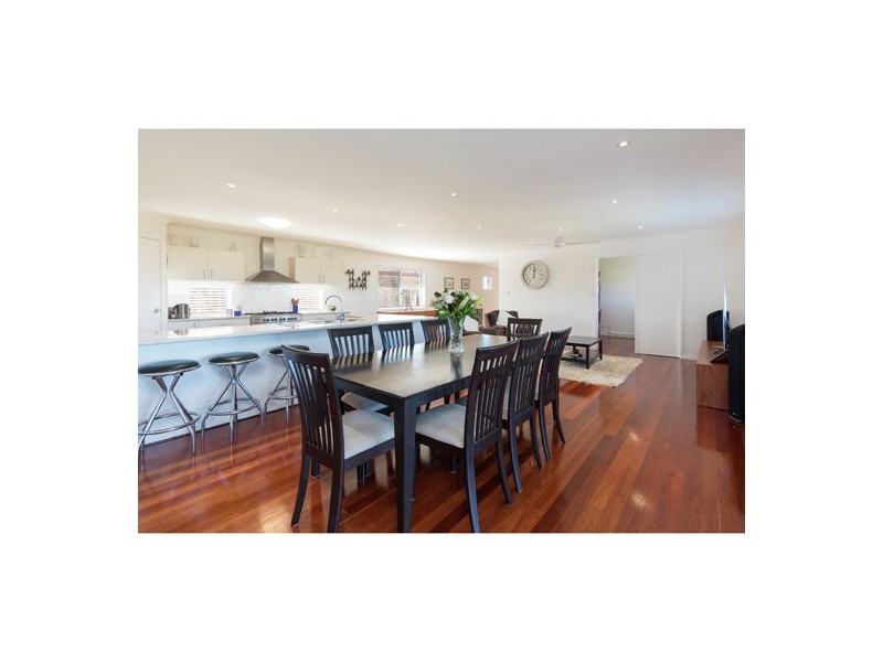 17 Dane Court, Manly West QLD 4179