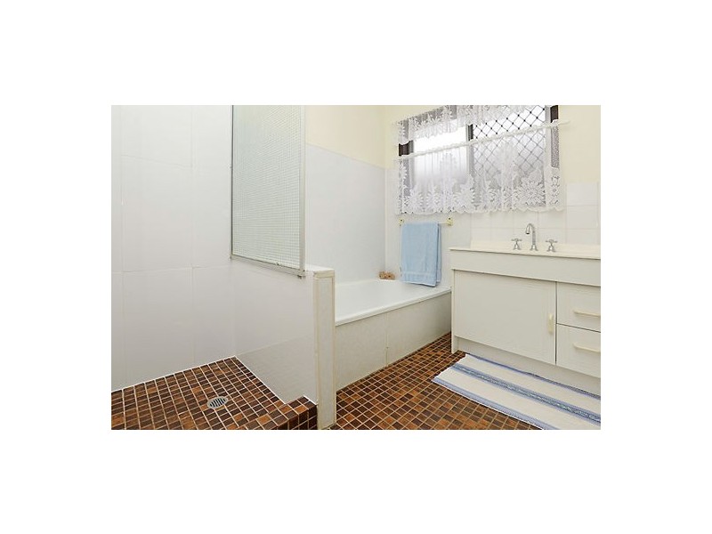1045 Cavendish rd, Mount Gravatt East QLD 4122