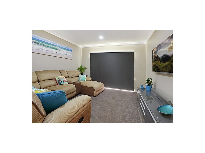 1 Harrogate Place, Gumdale QLD 4154
