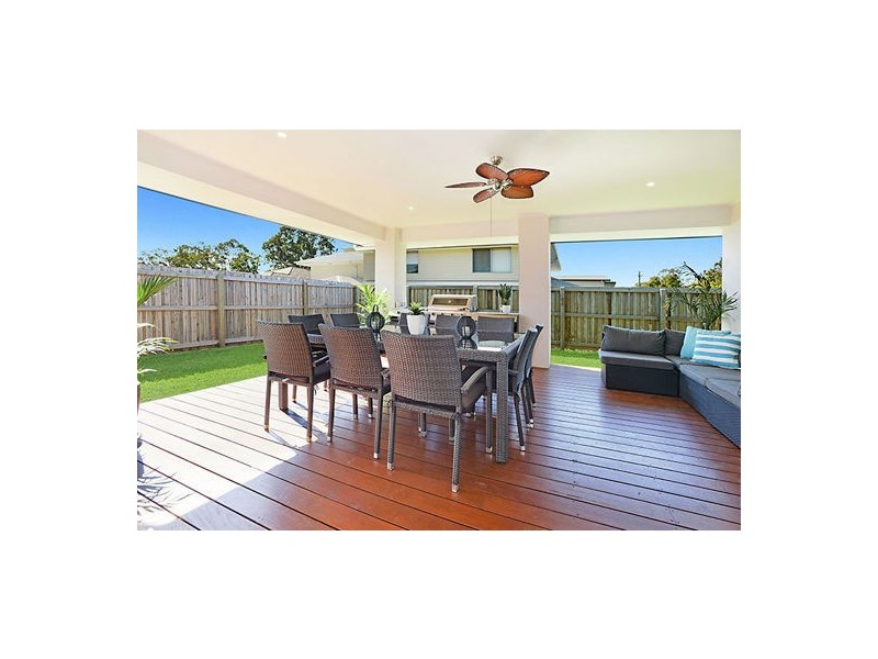 1 Harrogate Place, Gumdale QLD 4154