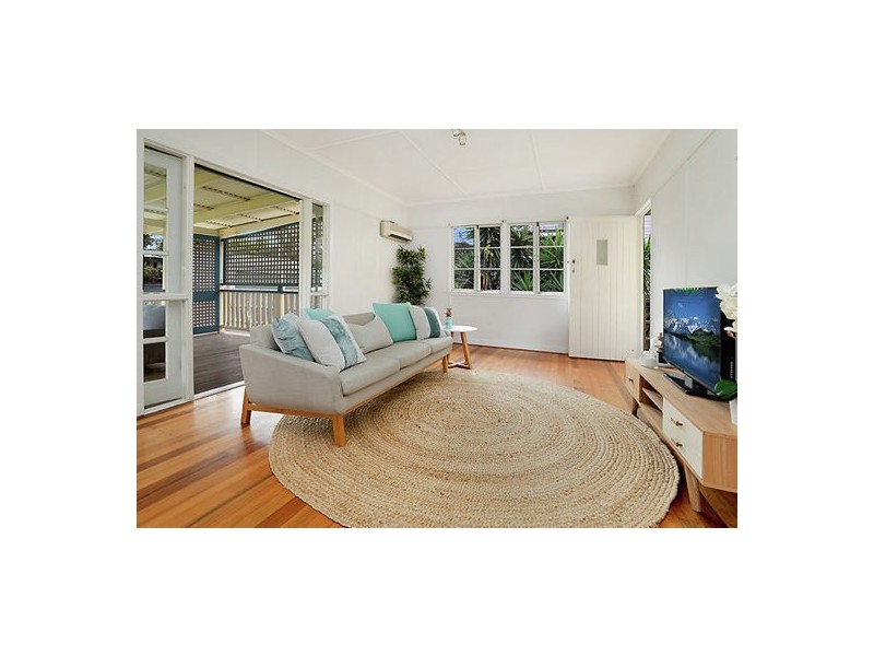 19 AMETHYST ST, Holland Park QLD 4121