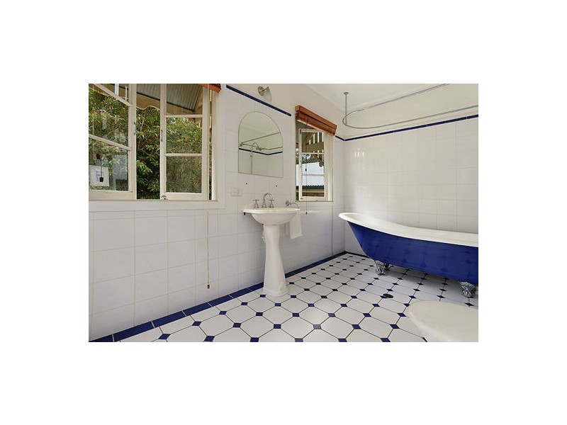 19 AMETHYST ST, Holland Park QLD 4121