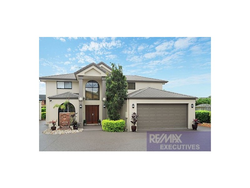 8 Kuhler Court, Carindale QLD 4152