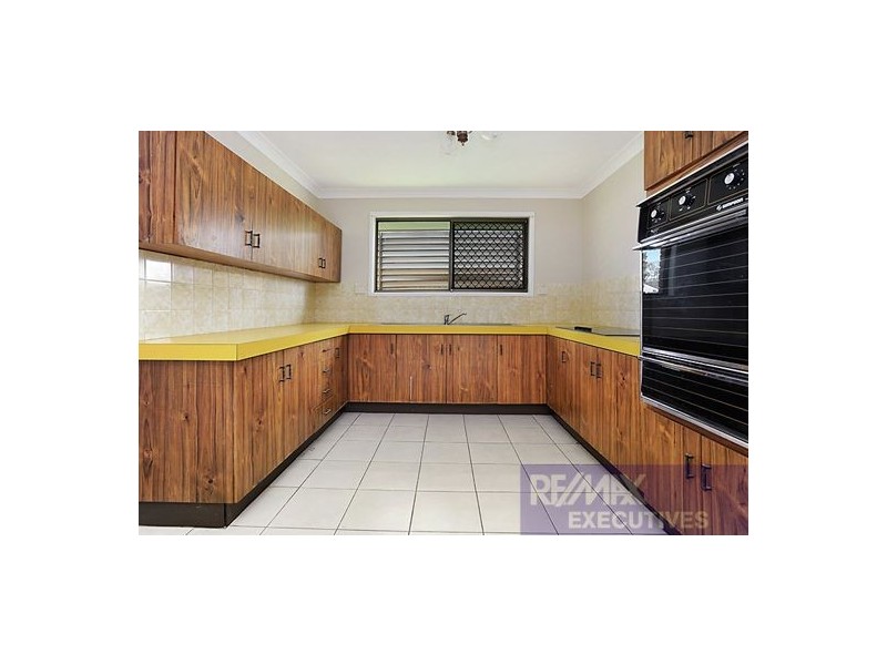 1 Ham Road, Mansfield QLD 4122