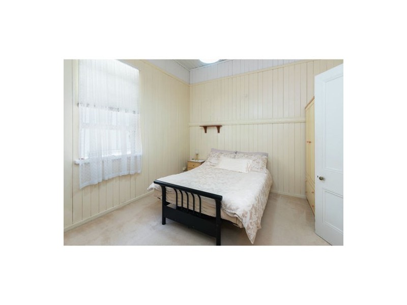 49 Wynnum Road, Norman Park QLD 4170