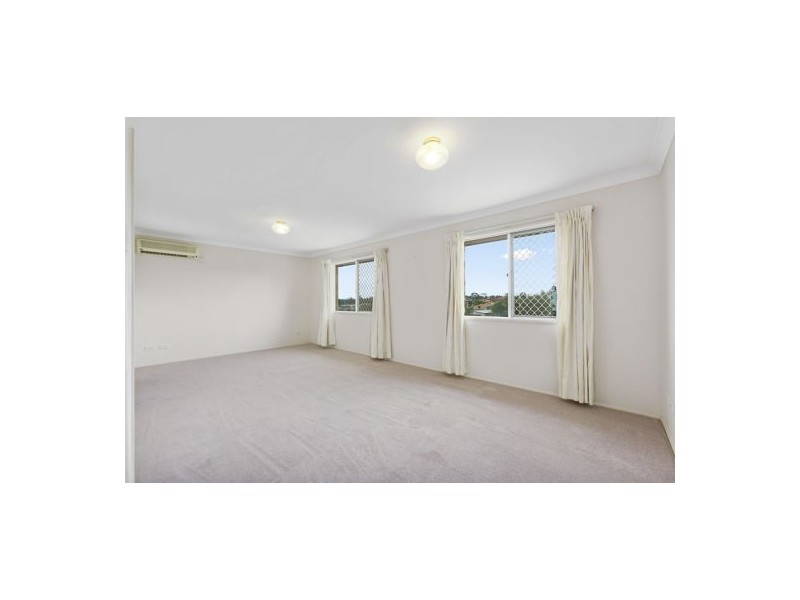 19 Strathaird Place, Parkinson QLD 4115