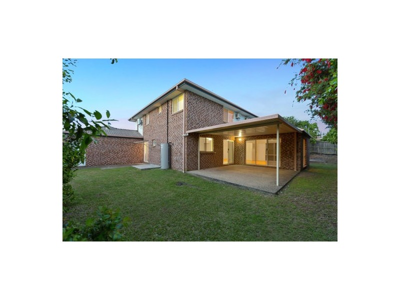 19 Strathaird Place, Parkinson QLD 4115