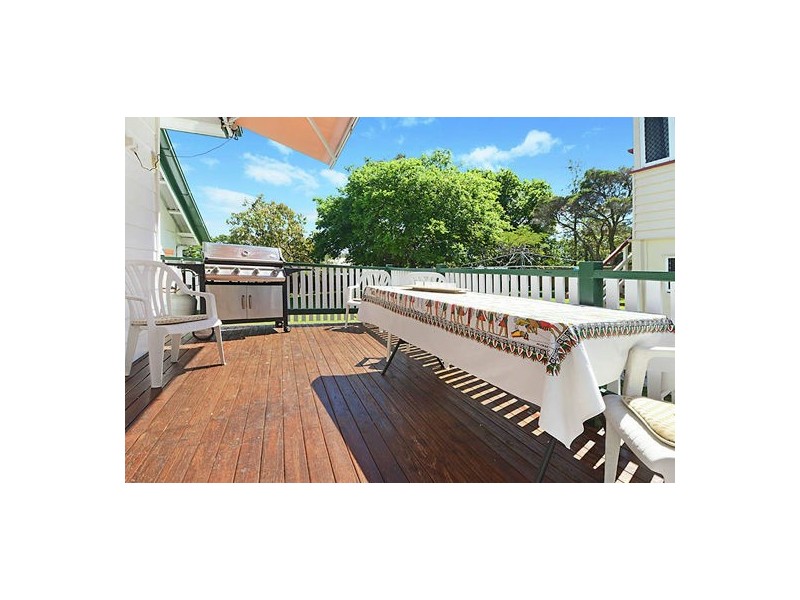 10 Mar St, Holland Park QLD 4121