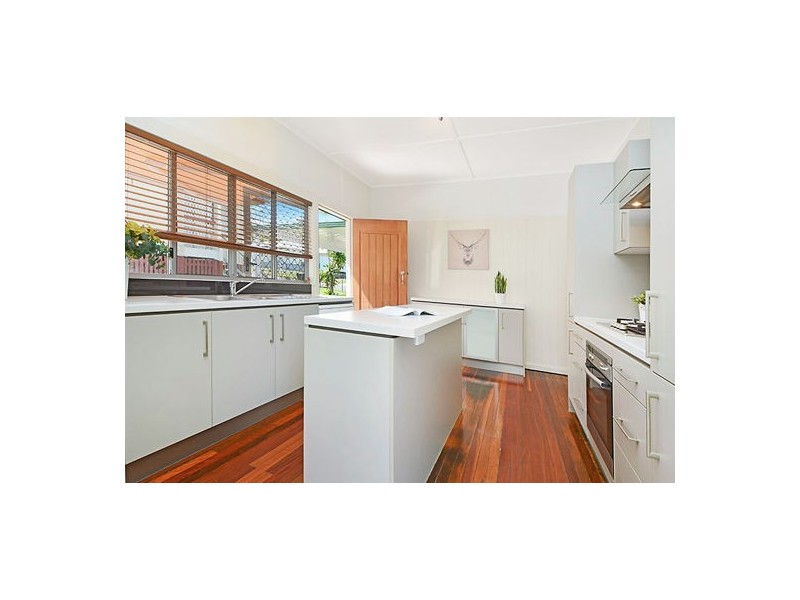 10 Mar St, Holland Park QLD 4121