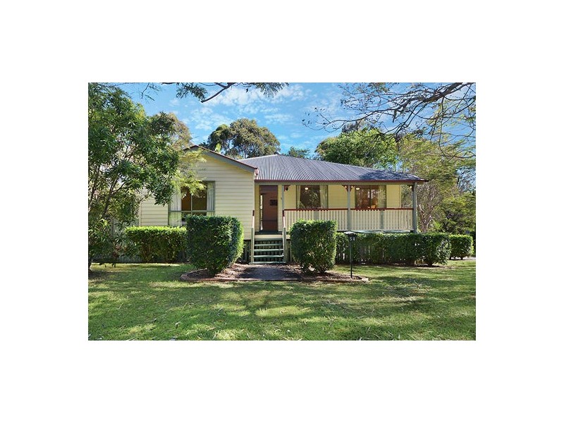 54 Roseglen Street, Greenslopes QLD 4120