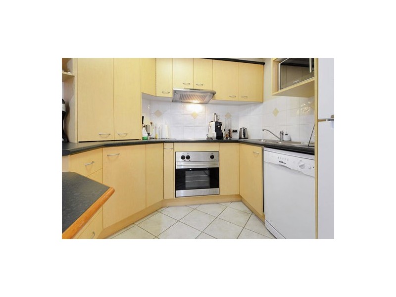 4/80 Victoria Terrace, Greenslopes QLD 4120