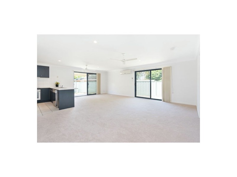 2/1 Willard Road, Capalaba QLD 4157