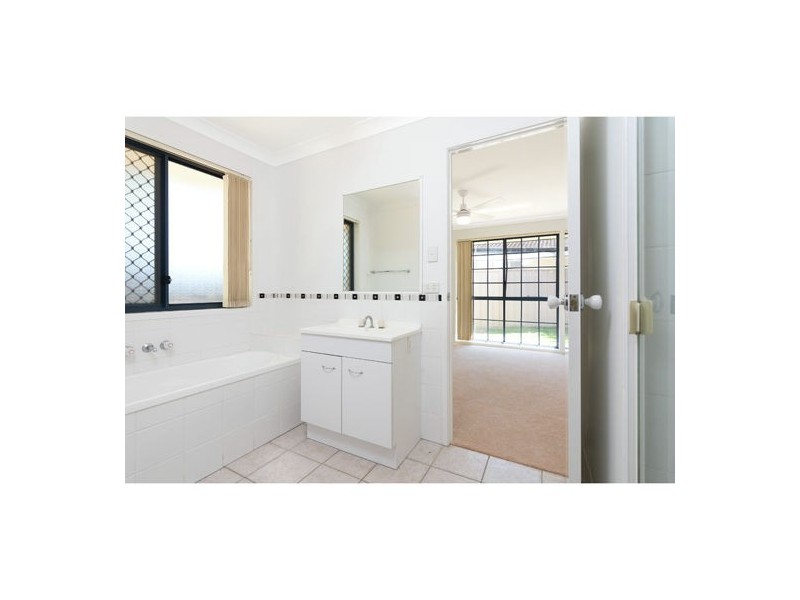 2/1 Willard Road, Capalaba QLD 4157