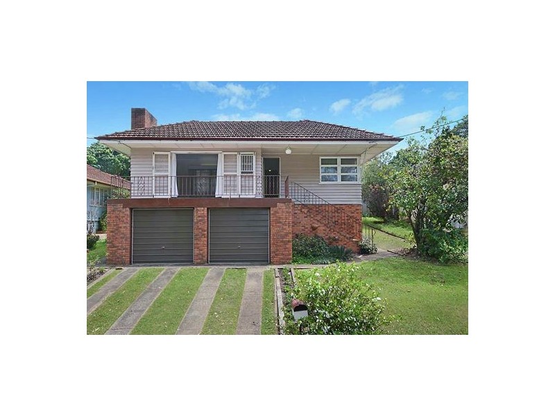 124 Holland Road, Holland Park QLD 4121