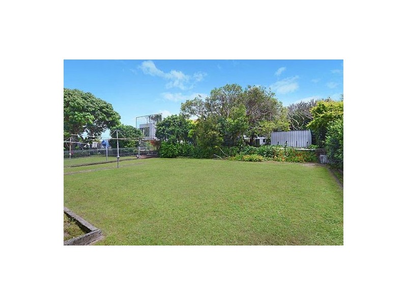 124 Holland Road, Holland Park QLD 4121